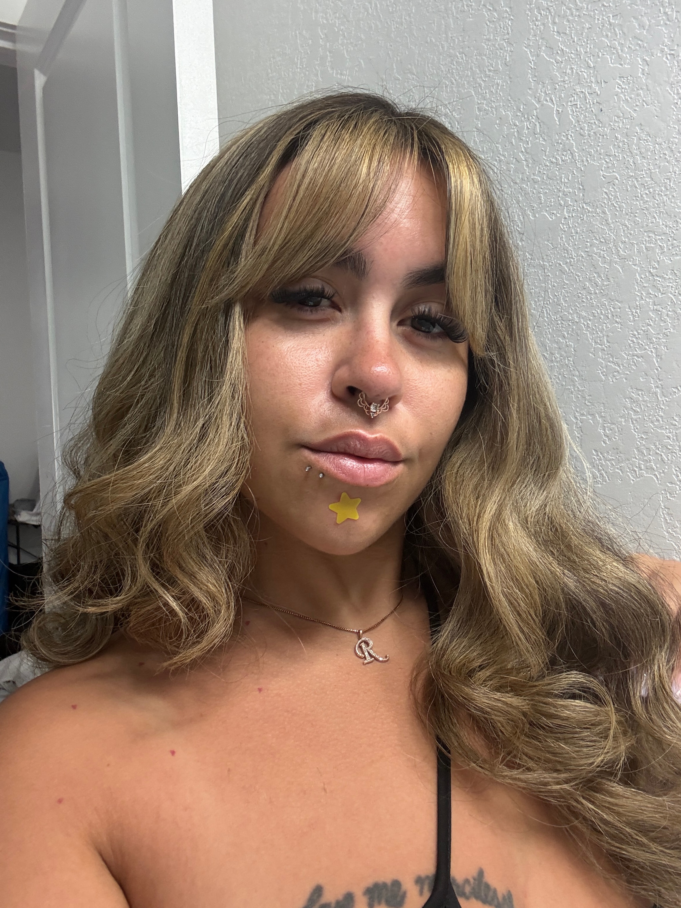 Chechi with star sticker portrait